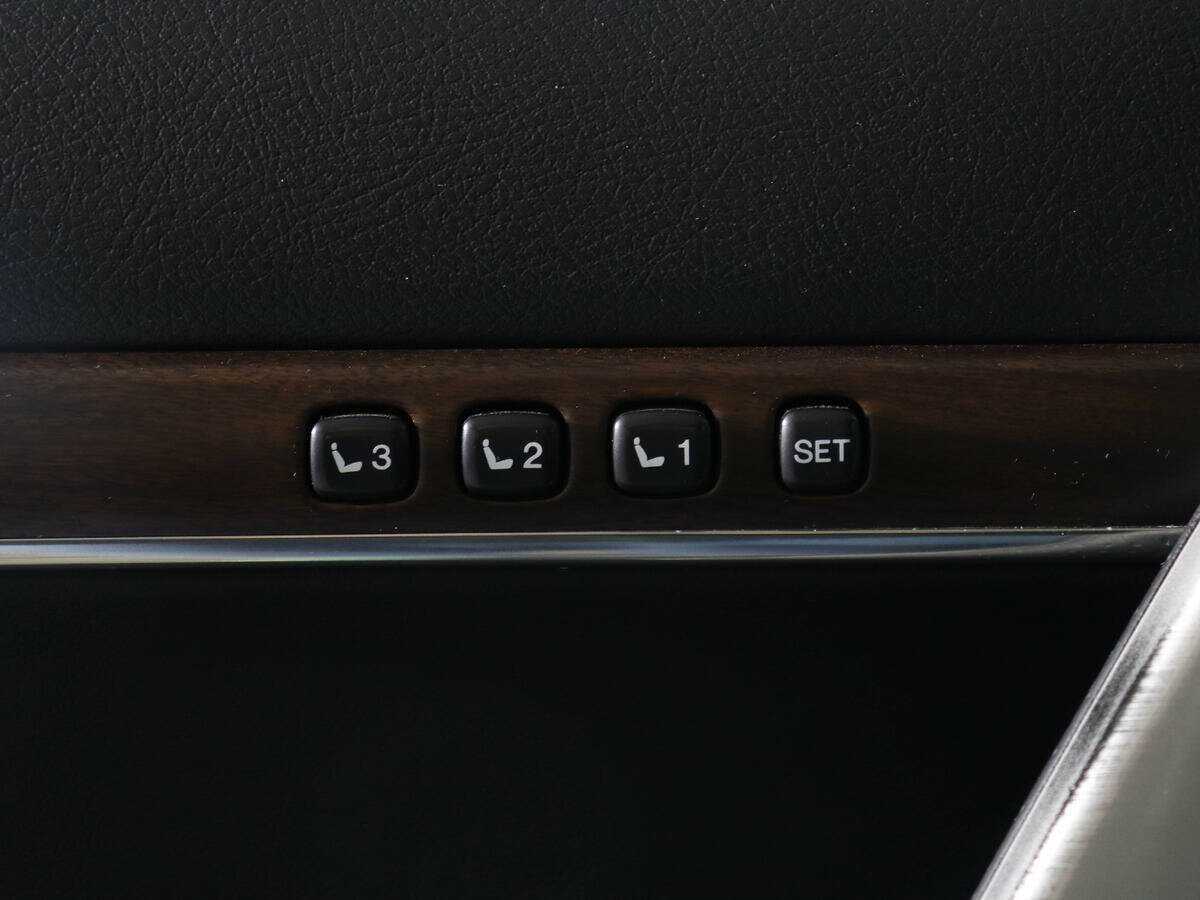 Toyota Land Cruiser с пробегом — 2019 год. Фото: #12