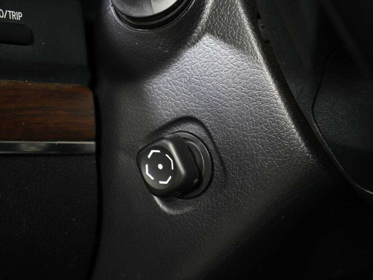 Toyota Land Cruiser с пробегом — 2019 год. Фото: #13