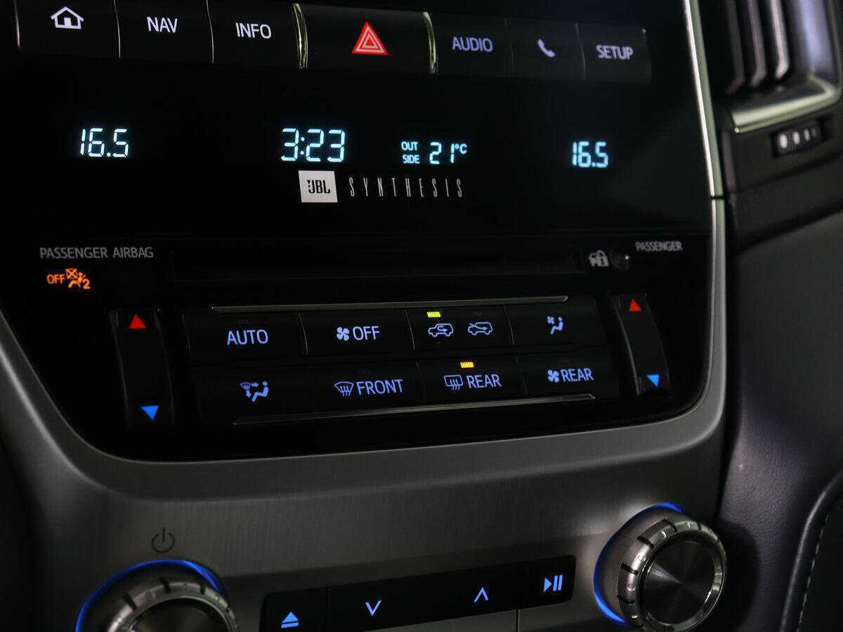 Toyota Land Cruiser с пробегом — 2019 год. Фото: #17