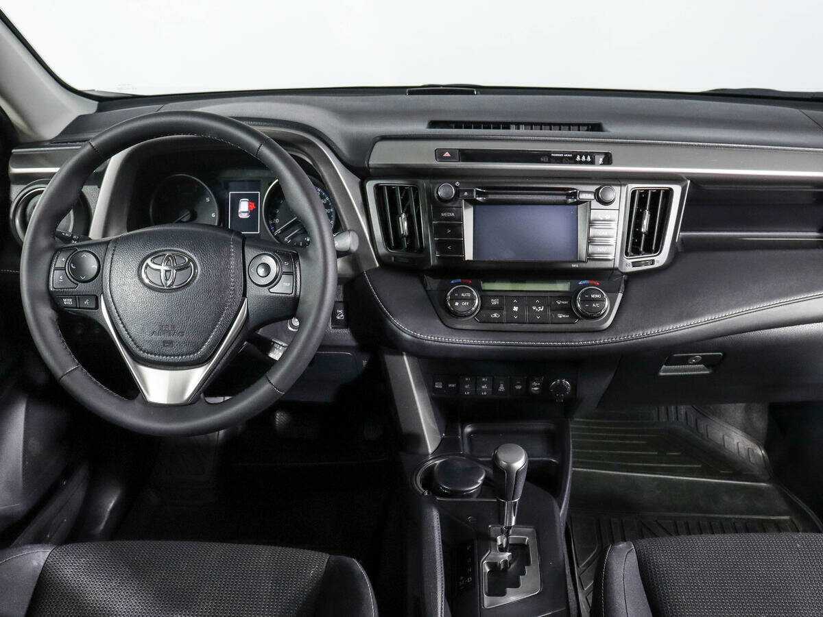 Toyota RAV4 с пробегом — 2015 год. Фото: #11