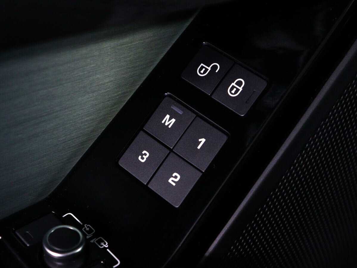 Land Rover Range Rover Velar с пробегом — 2020 год. Фото: #14