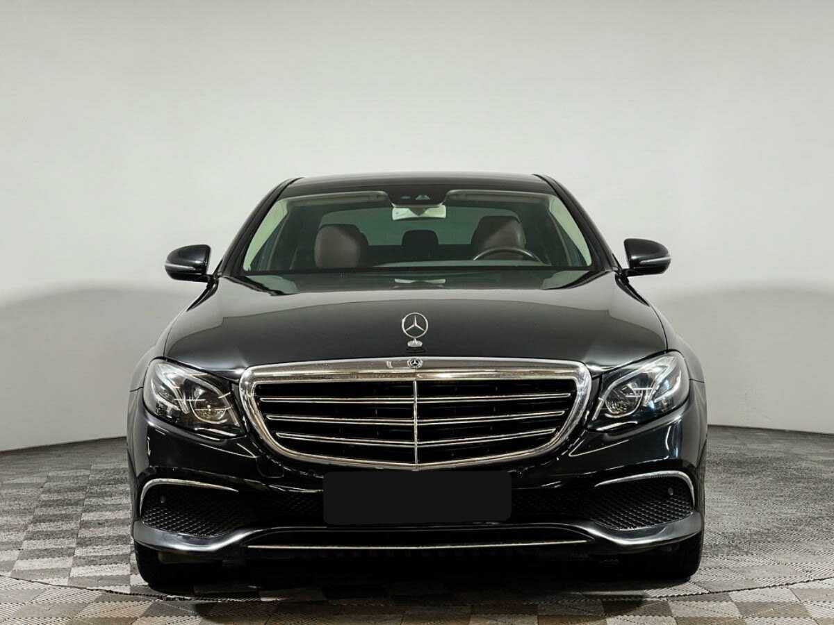 Mercedes-Benz E-Класс с пробегом — 2018 год. Фото: #1