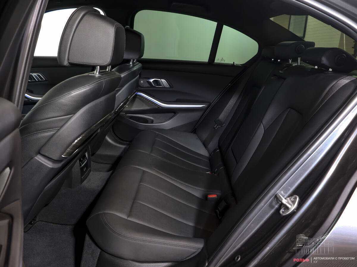 BMW 3 серии с пробегом — 2020 год. Фото: #8