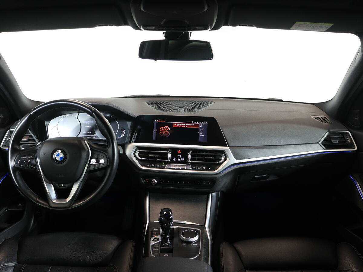 BMW 3 серии с пробегом — 2020 год. Фото: #12