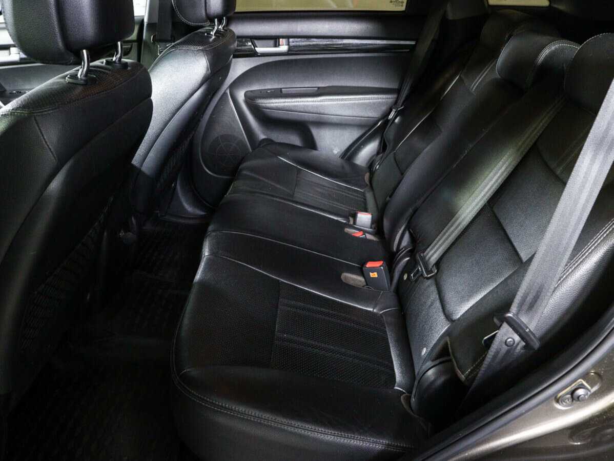 Kia Sorento с пробегом — 2011 год. Фото: #9