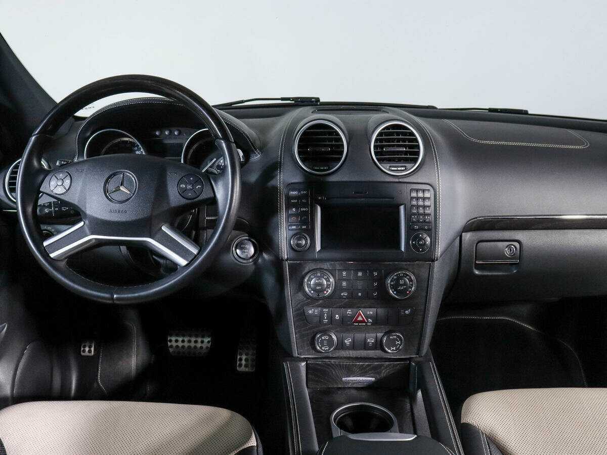 Mercedes-Benz GL-Класс с пробегом — 2012 год. Фото: #11