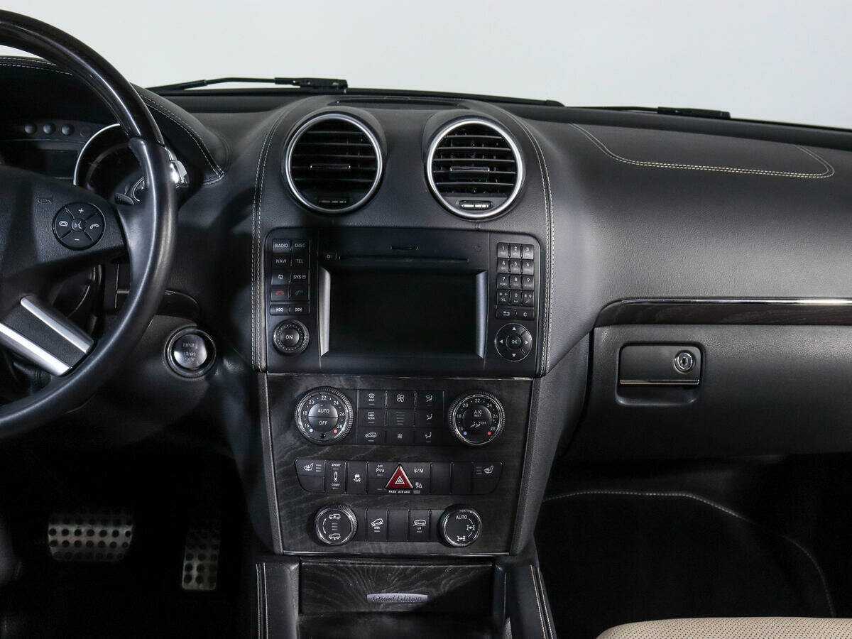 Mercedes-Benz GL-Класс с пробегом — 2012 год. Фото: #12