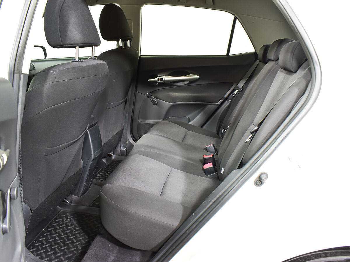 Toyota Auris с пробегом — 2012 год. Фото: #8