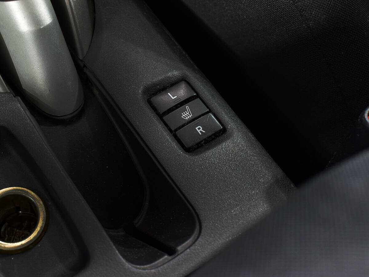 Toyota Auris с пробегом — 2012 год. Фото: #15