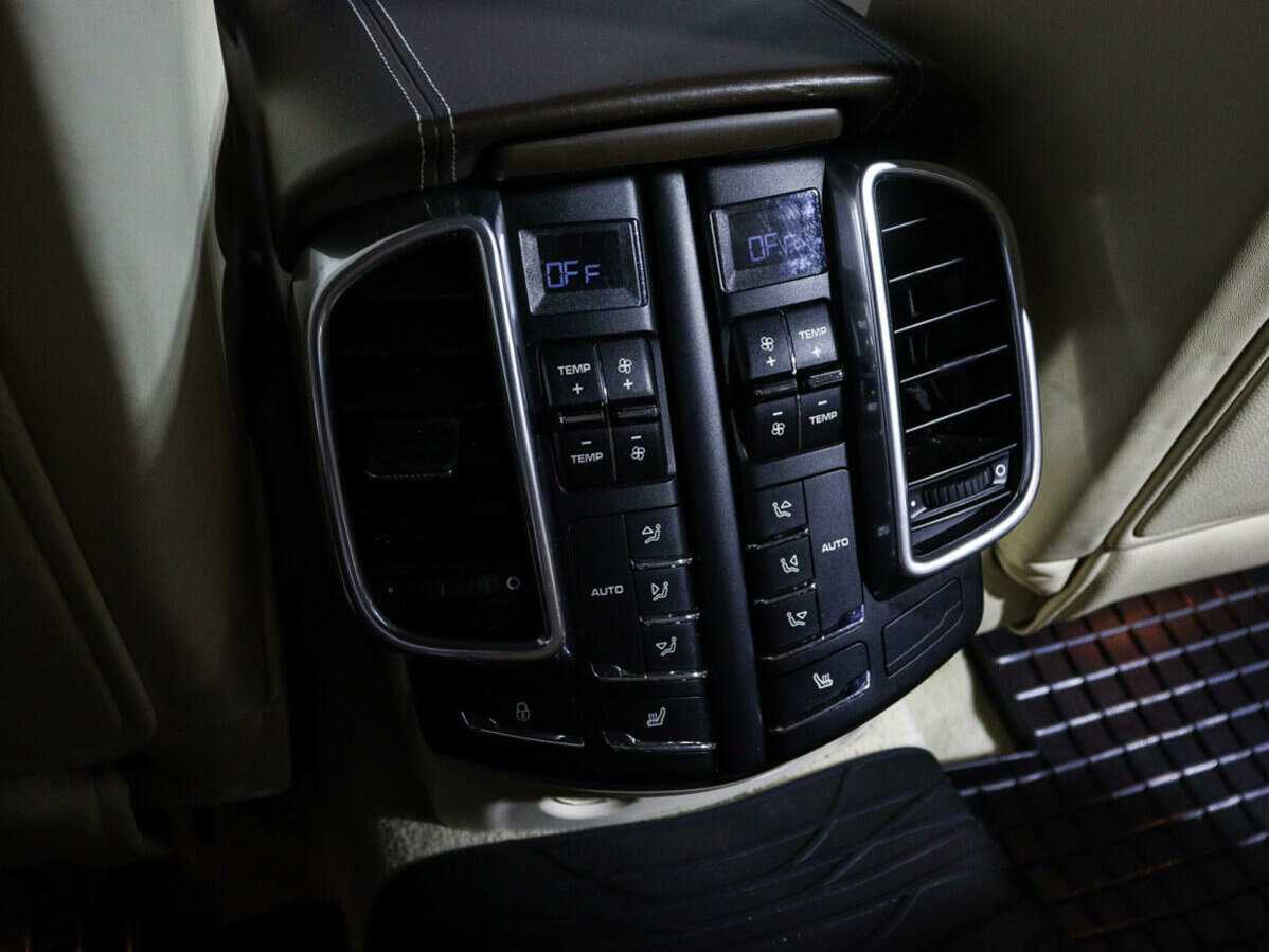 Porsche Cayenne с пробегом — 2011 год. Фото: #13