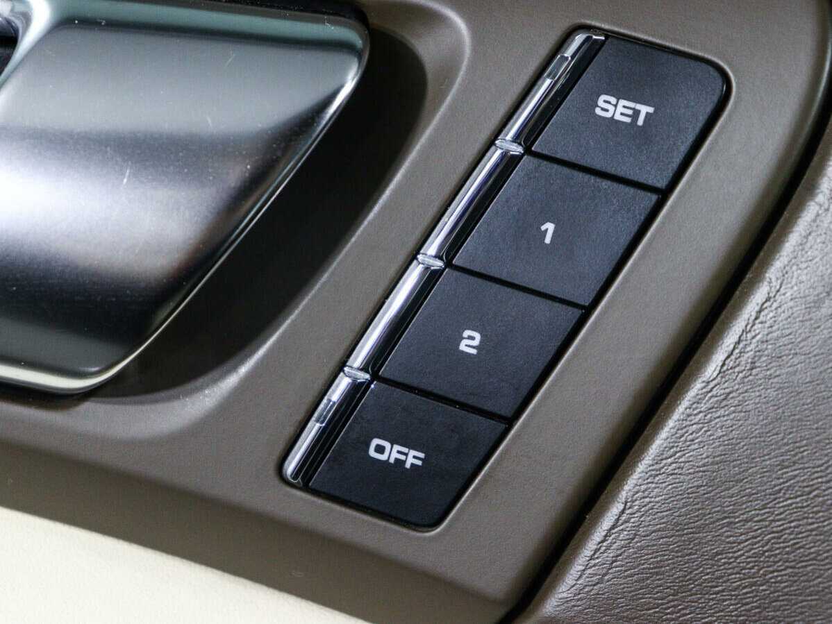 Porsche Cayenne с пробегом — 2011 год. Фото: #15