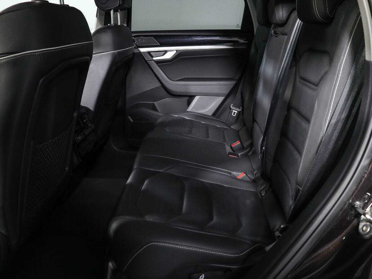 Volkswagen Touareg с пробегом — 2019 год. Фото: #7