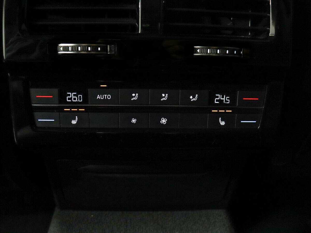 Volkswagen Touareg с пробегом — 2019 год. Фото: #15