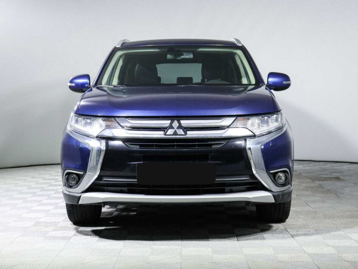 Mitsubishi Outlander с пробегом — 2015 год. Фото: #1
