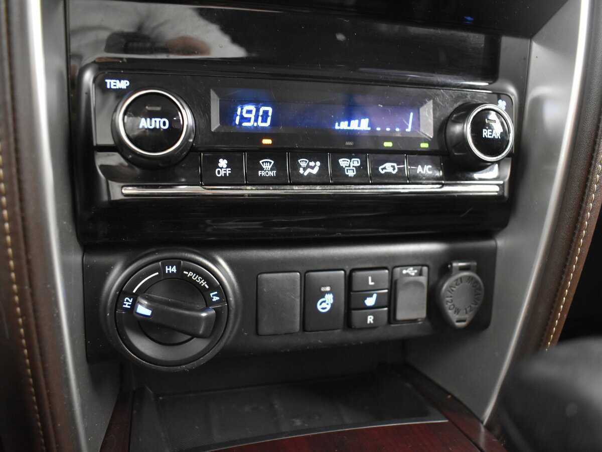 Toyota Fortuner с пробегом — 2020 год. Фото: #14