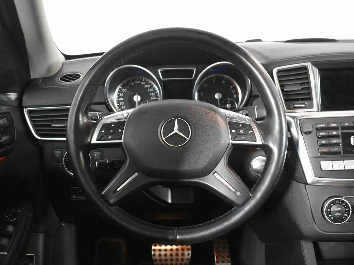 Mercedes-Benz GL-Класс с пробегом — 2013 год. Фото: #19