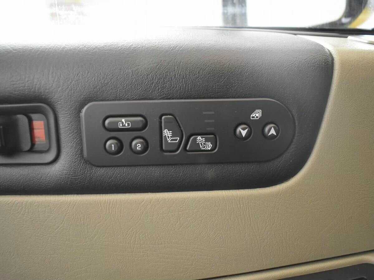 Hummer H2 с пробегом — 2005 год. Фото: #8