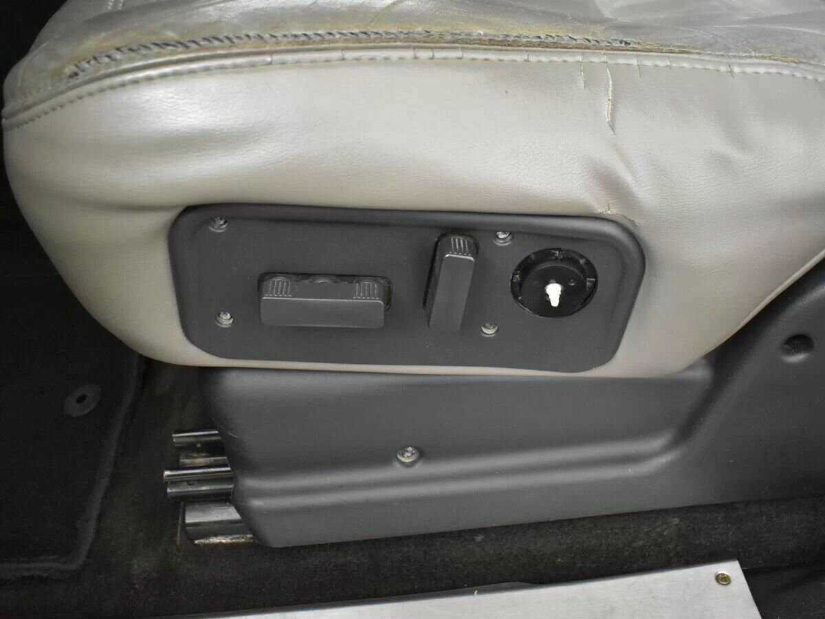 Hummer H2 с пробегом — 2005 год. Фото: #9