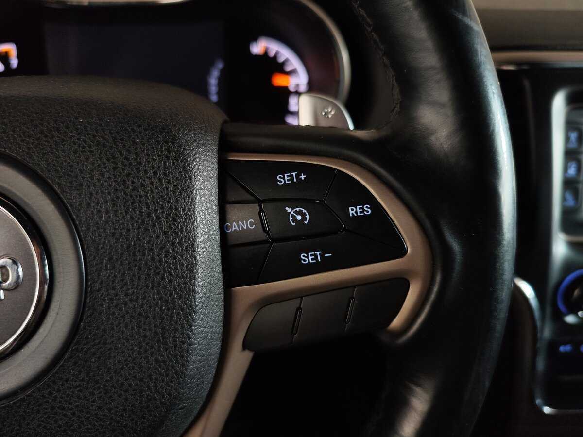 Jeep Grand Cherokee с пробегом — 2013 год. Фото: #12