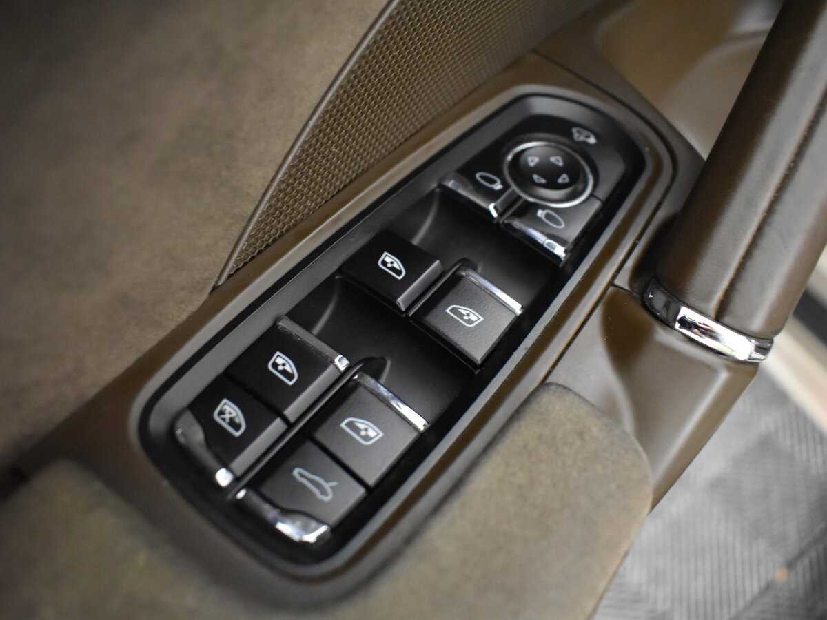 Porsche Cayenne с пробегом — 2015 год. Фото: #7