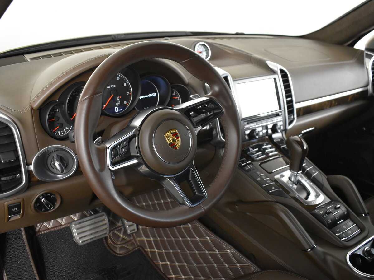 Porsche Cayenne с пробегом — 2015 год. Фото: #13