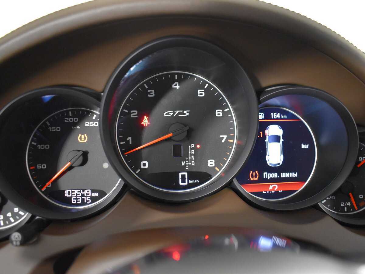 Porsche Cayenne с пробегом — 2015 год. Фото: #18