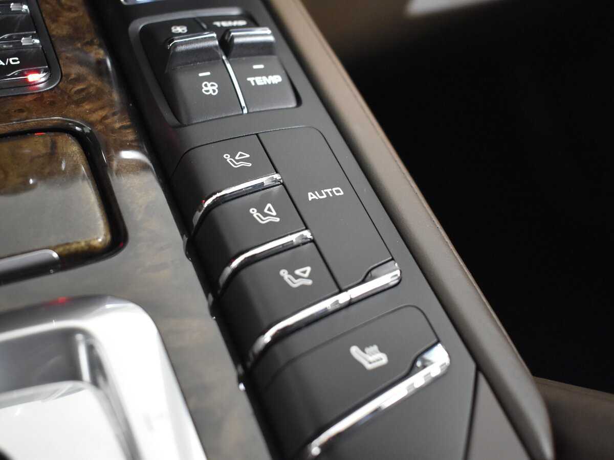 Porsche Cayenne с пробегом — 2015 год. Фото: #24