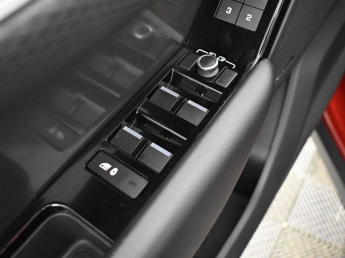 Land Rover Range Rover Velar с пробегом — 2018 год. Фото: #7