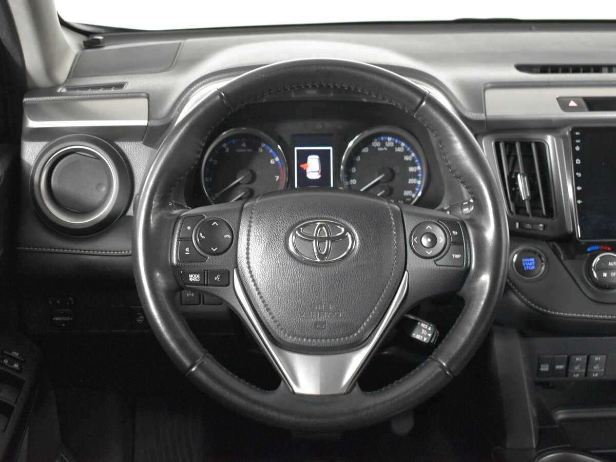 Toyota RAV4 с пробегом — 2018 год. Фото: #12