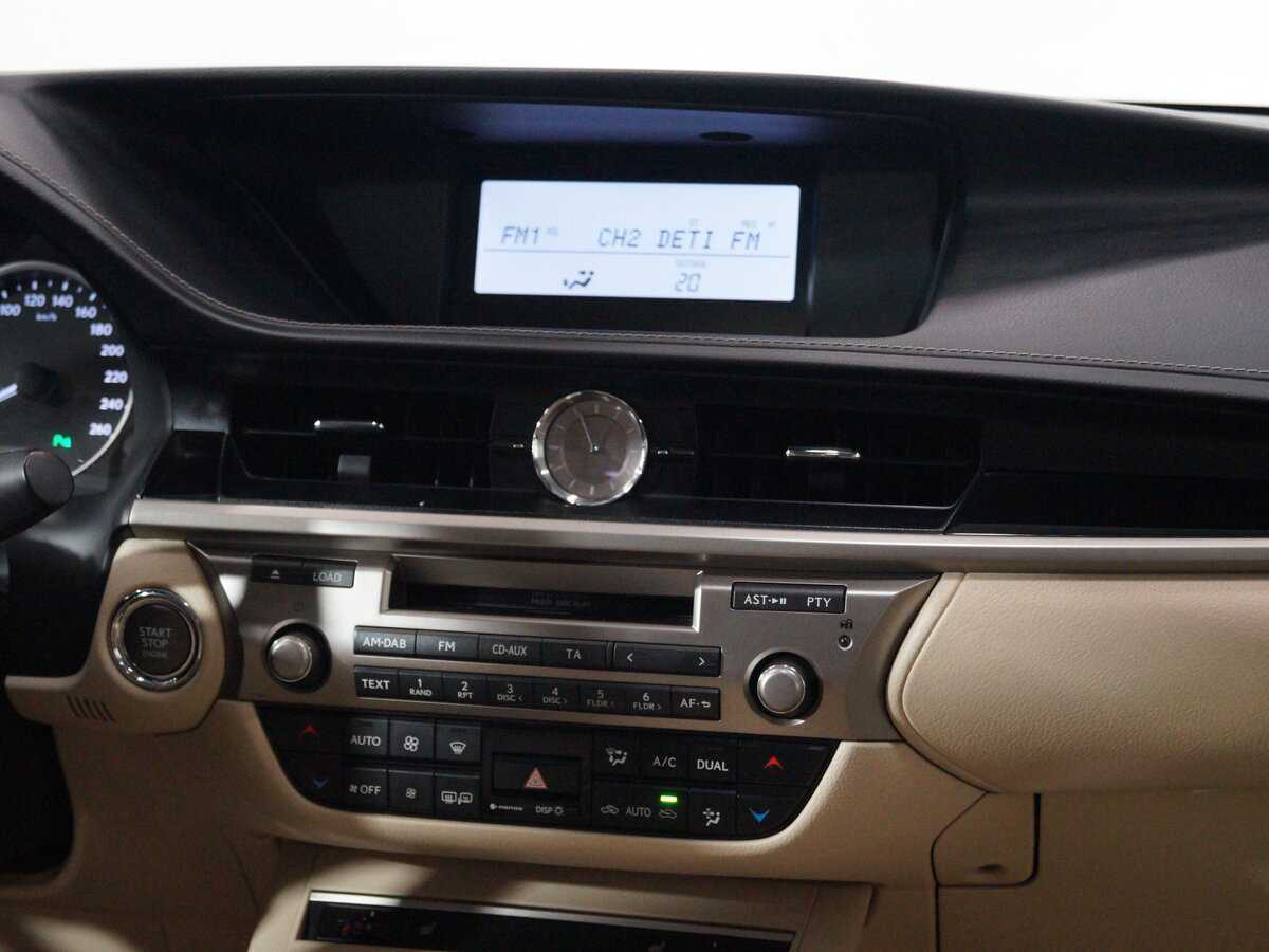 Lexus ES с пробегом — 2012 год. Фото: #12