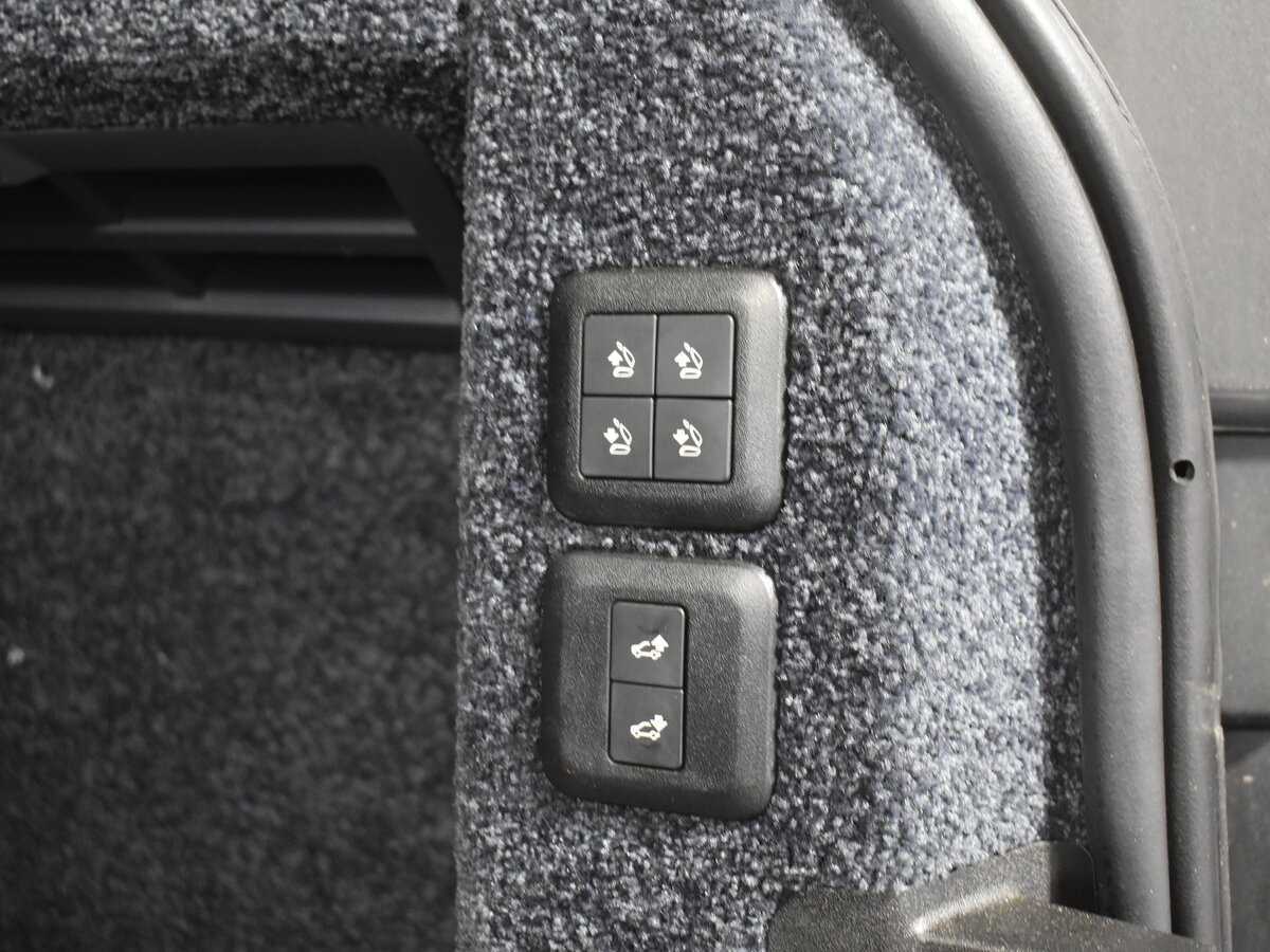 Land Rover Range Rover с пробегом — 2020 год. Фото: #6