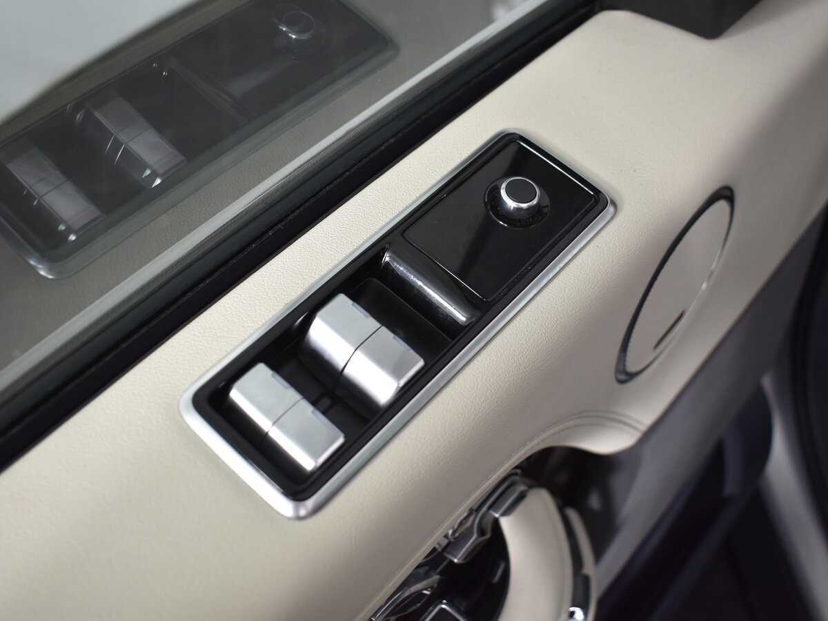 Land Rover Range Rover с пробегом — 2020 год. Фото: #13