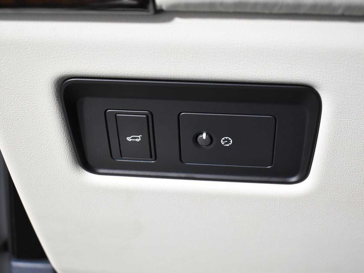 Land Rover Range Rover с пробегом — 2020 год. Фото: #15