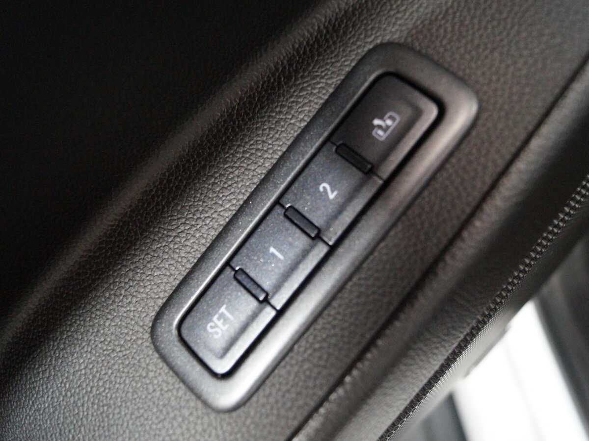 Chevrolet Tahoe с пробегом — 2016 год. Фото: #23