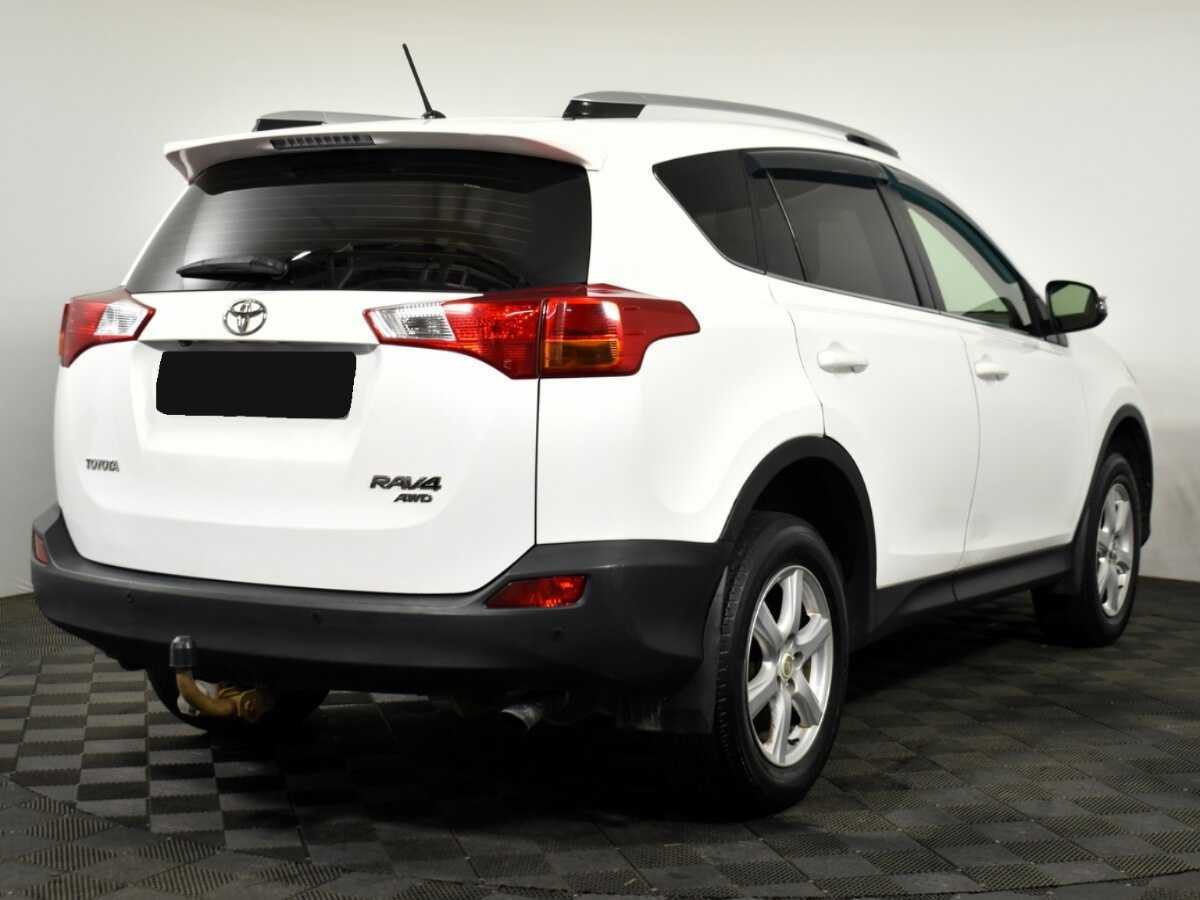 Toyota RAV4 с пробегом — 2015 год. Фото: #3