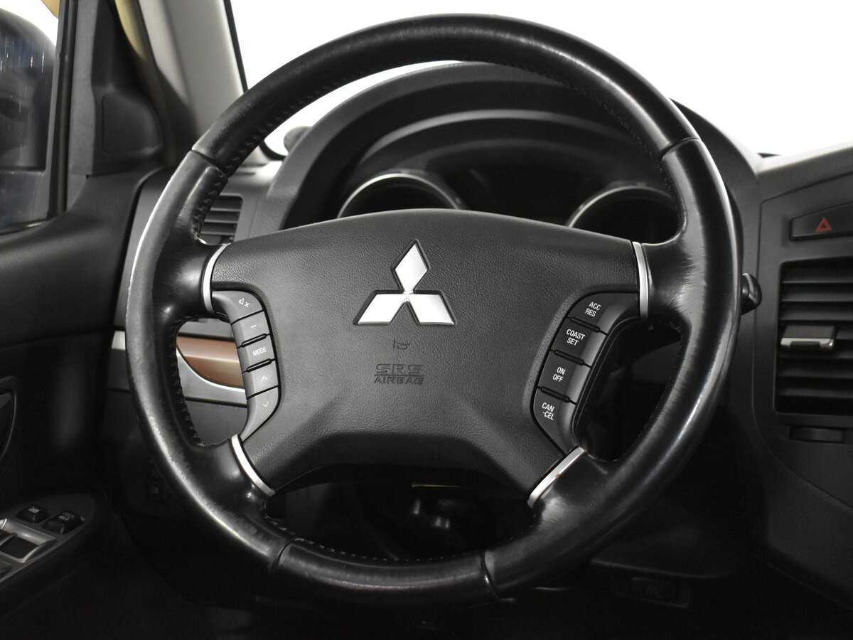 Mitsubishi Pajero с пробегом — 2007 год. Фото: #12