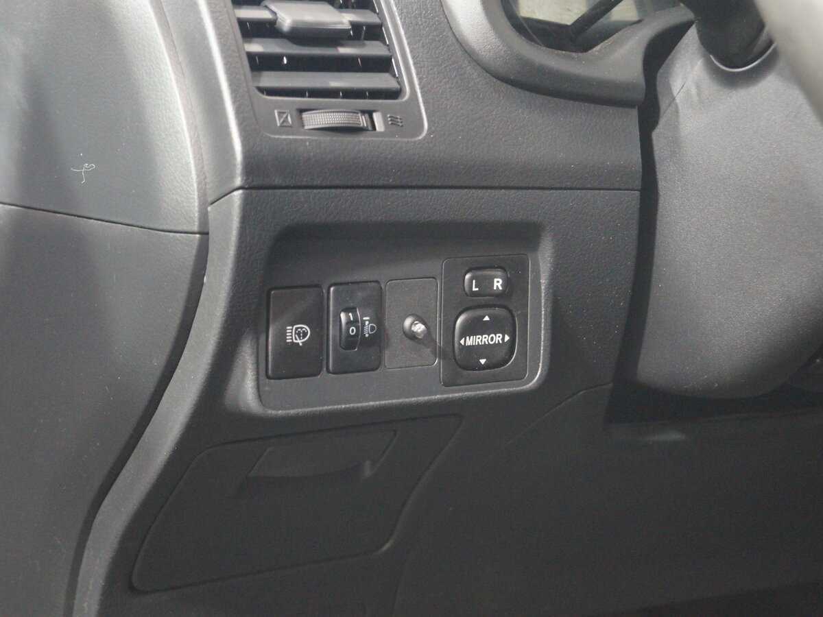 Toyota Corolla с пробегом — 2008 год. Фото: #12