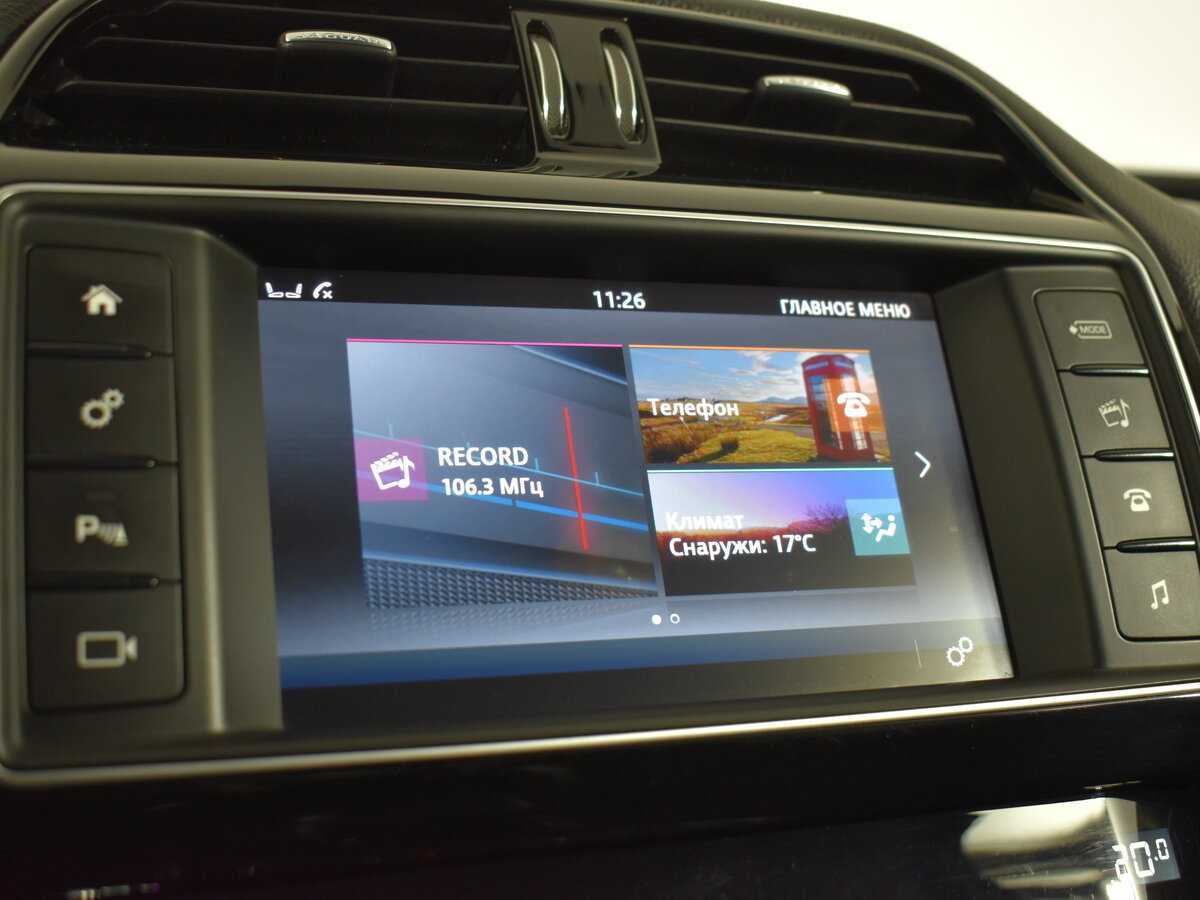 Jaguar XE с пробегом — 2016 год. Фото: #18