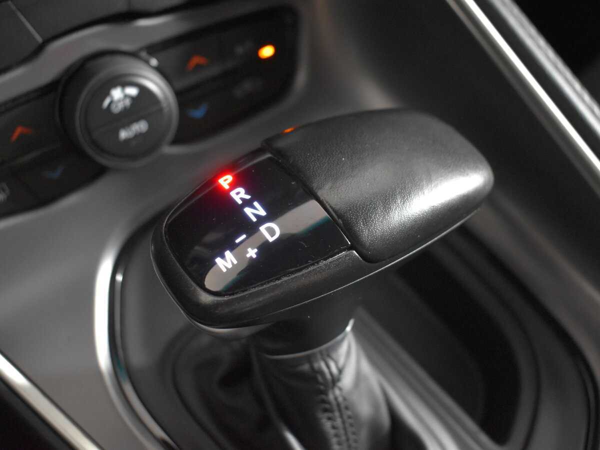 Dodge Challenger с пробегом — 2020 год. Фото: #11