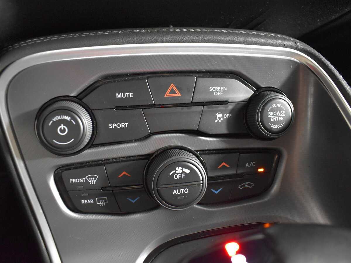 Dodge Challenger с пробегом — 2020 год. Фото: #12