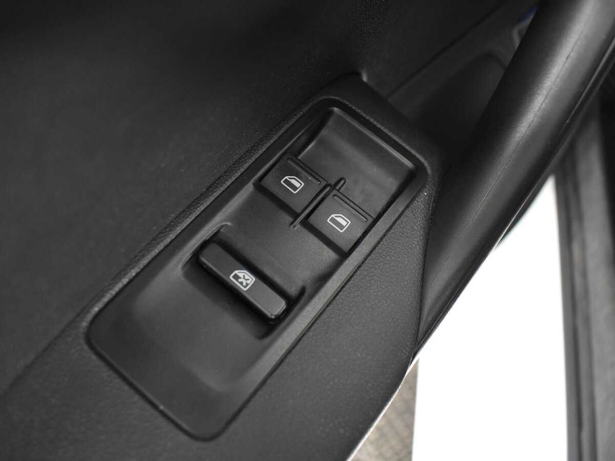 Volkswagen Polo с пробегом — 2014 год. Фото: #6