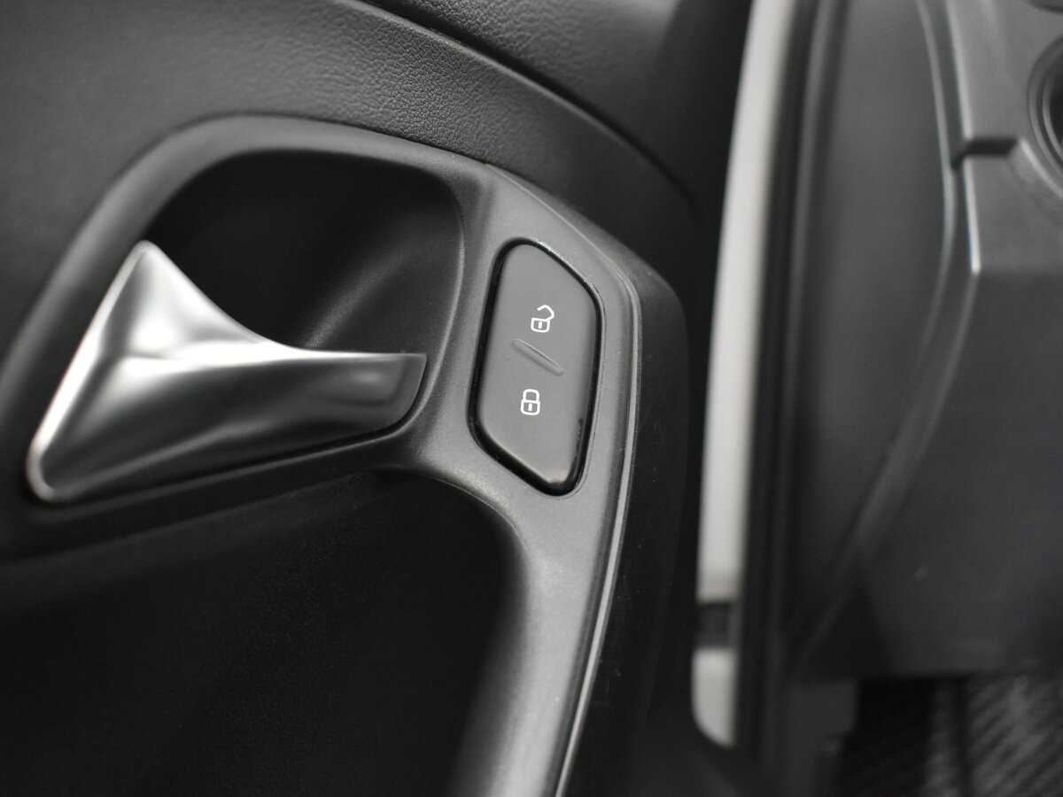 Volkswagen Polo с пробегом — 2014 год. Фото: #7