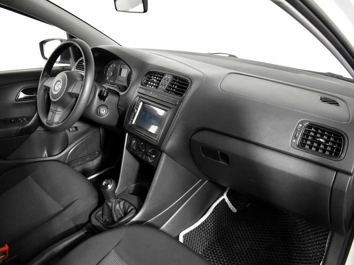 Volkswagen Polo с пробегом — 2014 год. Фото: #15