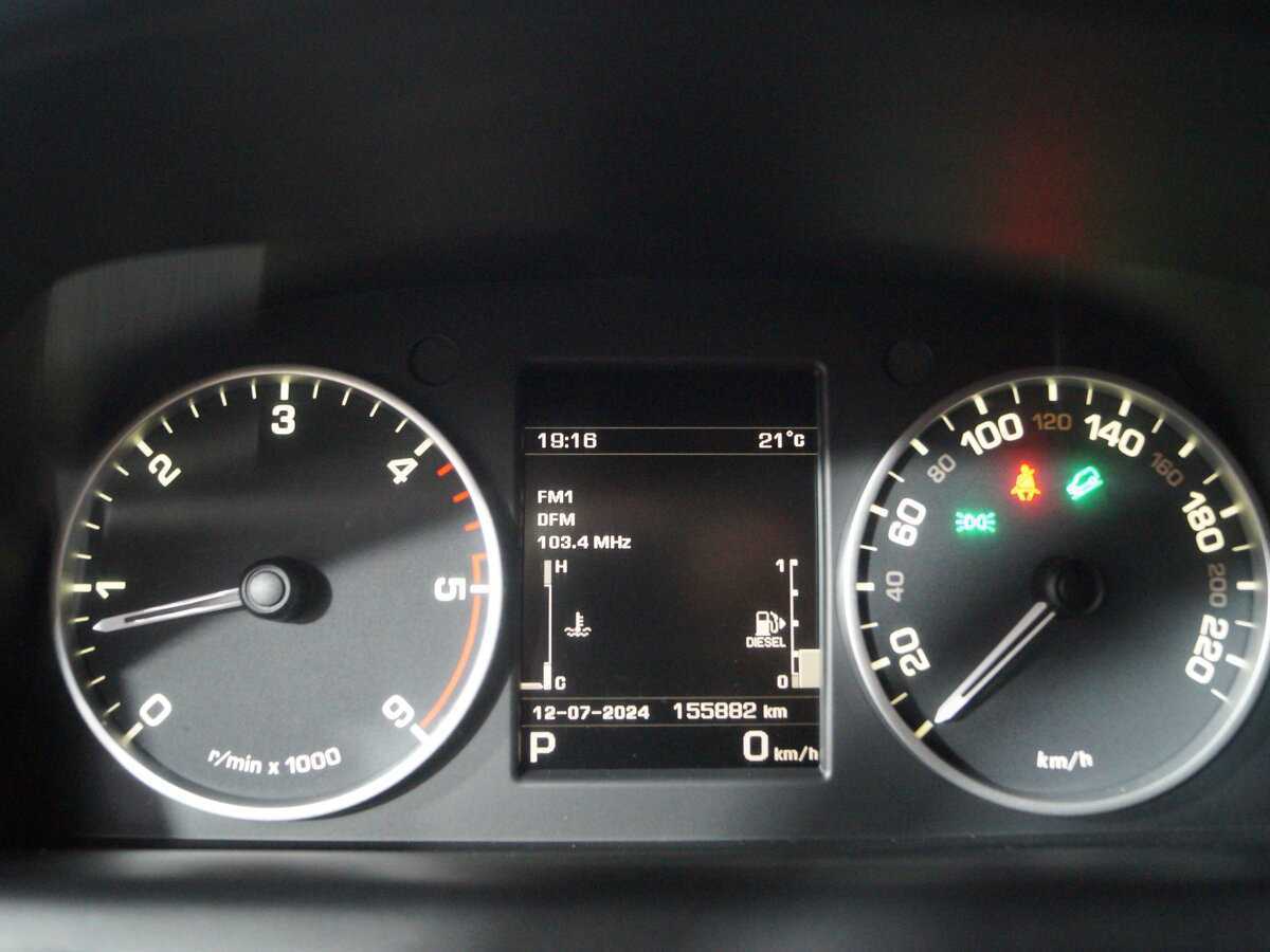 Land Rover Discovery с пробегом — 2015 год. Фото: #20