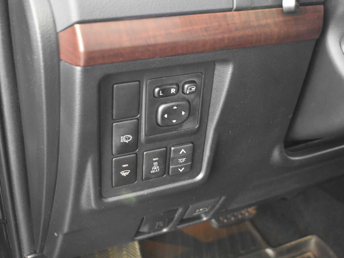 Toyota Land Cruiser Prado с пробегом — 2013 год. Фото: #8