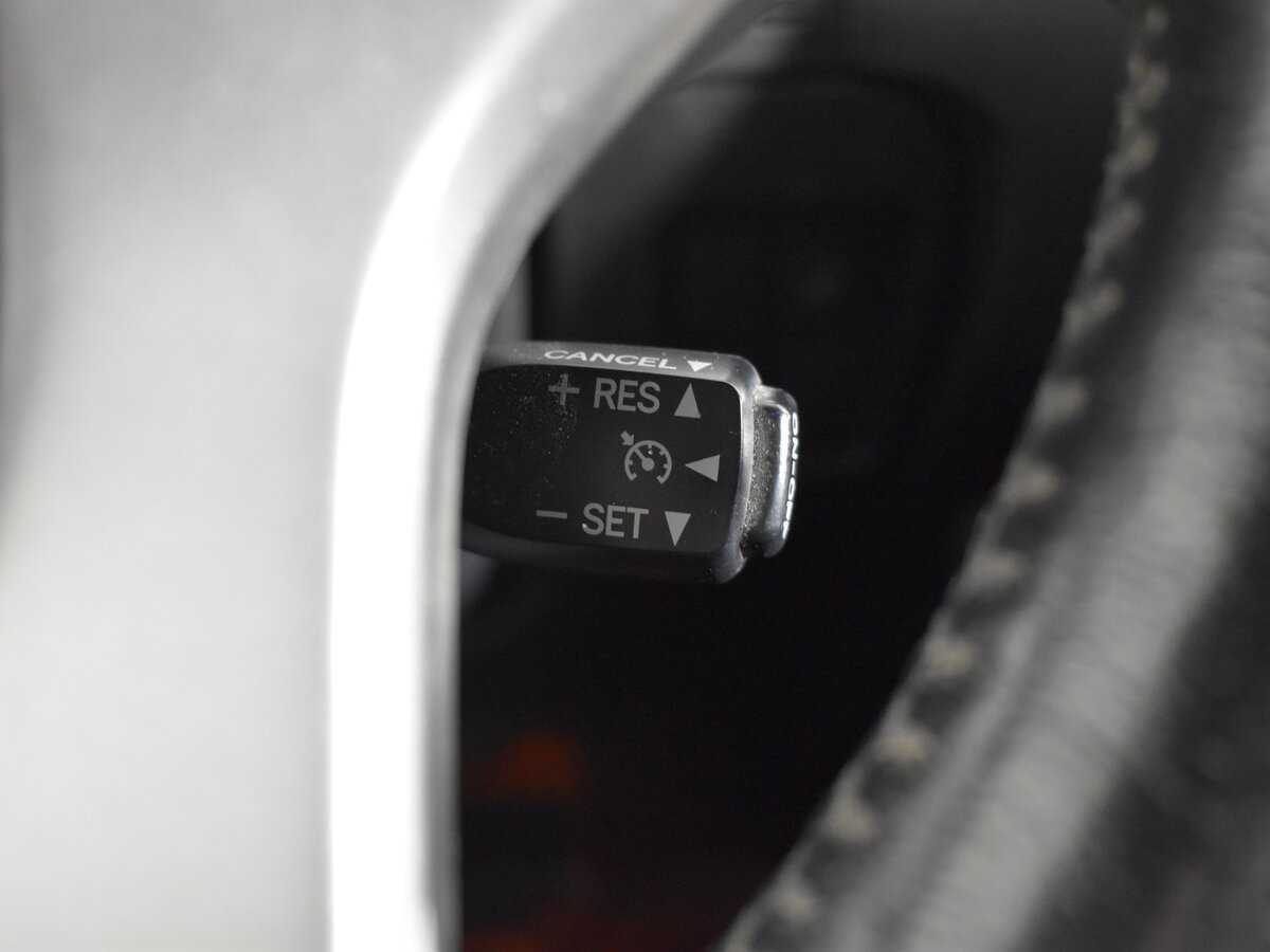 Toyota Land Cruiser Prado с пробегом — 2013 год. Фото: #20