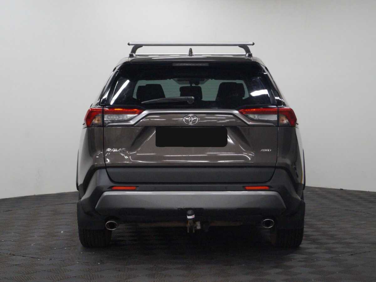 Toyota RAV4 с пробегом — 2020 год. Фото: #4