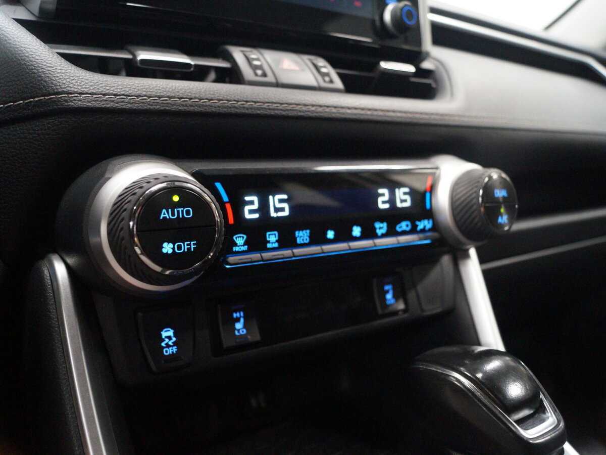 Toyota RAV4 с пробегом — 2020 год. Фото: #13