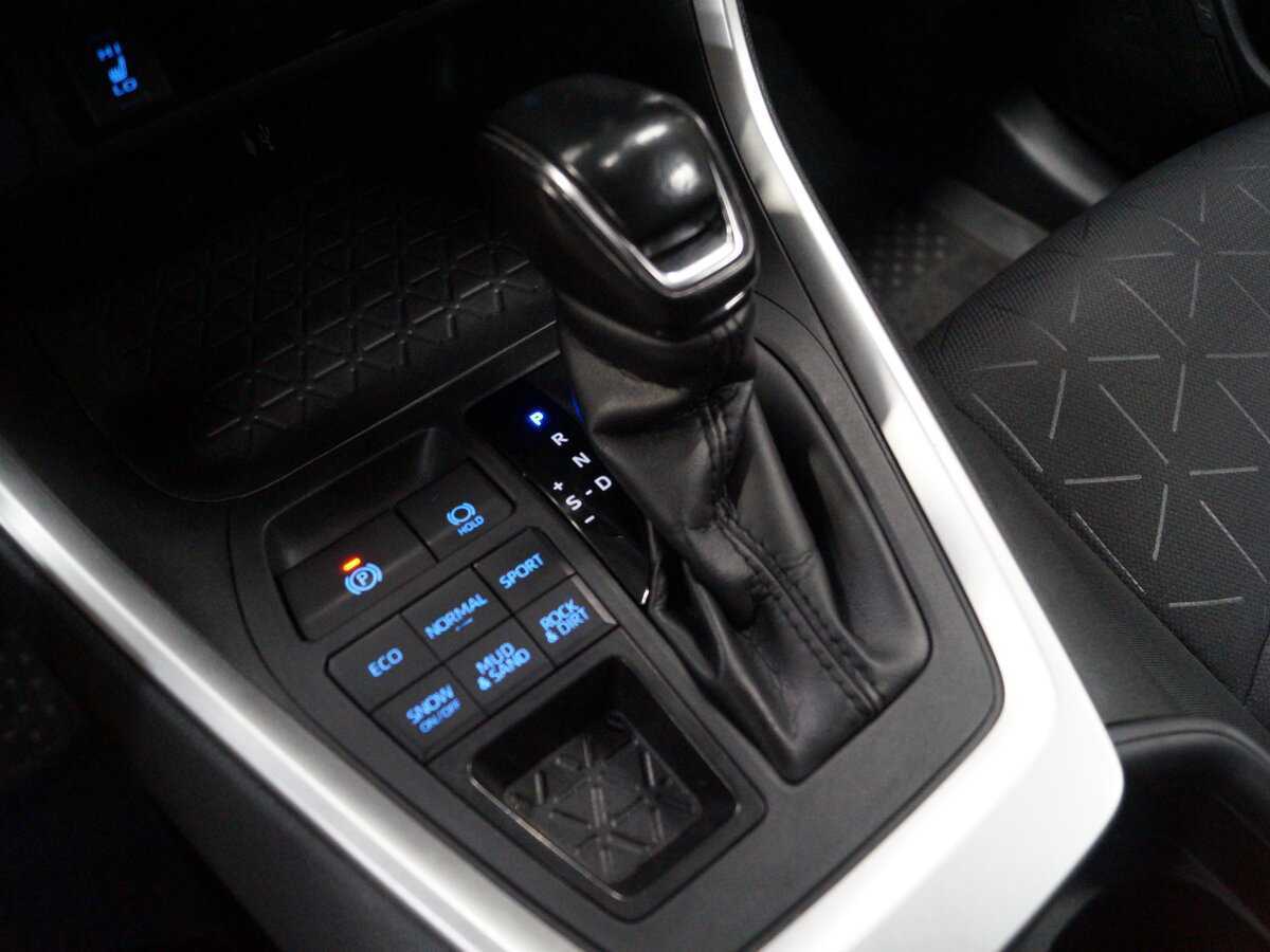 Toyota RAV4 с пробегом — 2020 год. Фото: #14