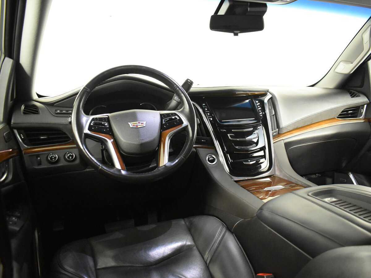 Cadillac Escalade с пробегом — 2018 год. Фото: #14